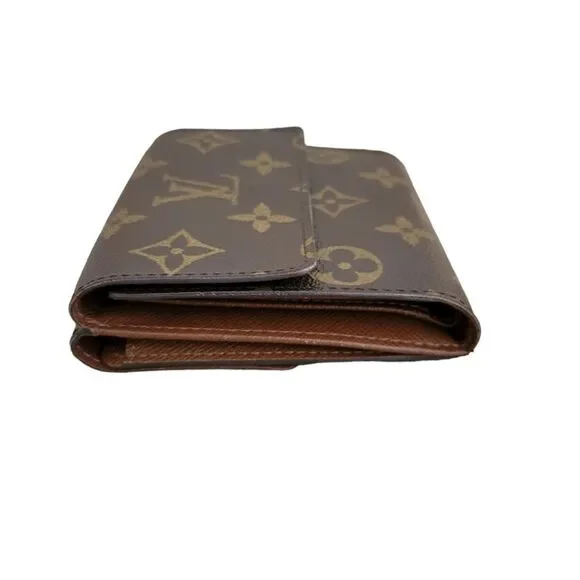 Louis Vuitton Compact Wallet - Picture 9 of 11
